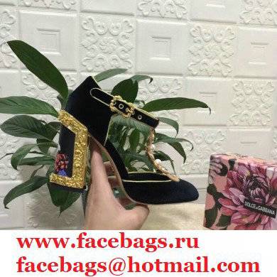 Dolce  &  Gabbana Heel 10.5cm T-strap Sandals Black with Pearls 2021